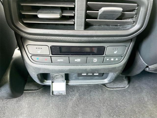 Photo of 2024 Crystal Black Pearl Honda Pilot