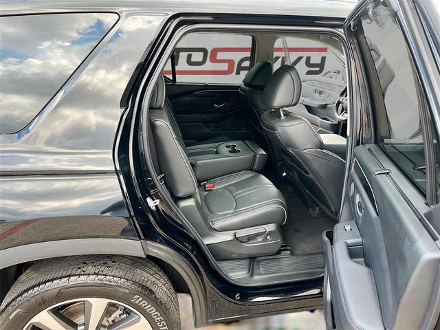 Photo of 2024 Crystal Black Pearl Honda Pilot