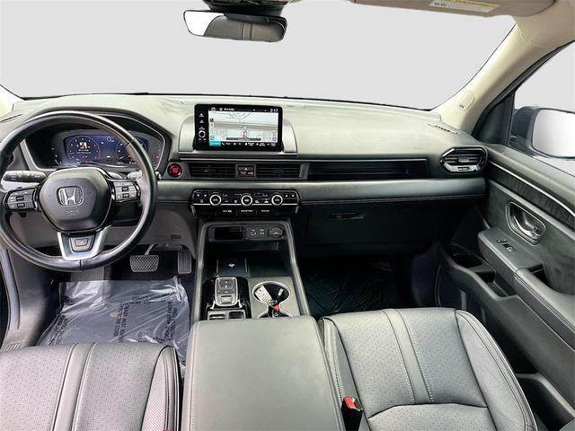 Photo of 2024 Crystal Black Pearl Honda Pilot