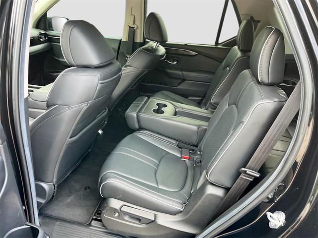 Photo of 2024 Crystal Black Pearl Honda Pilot