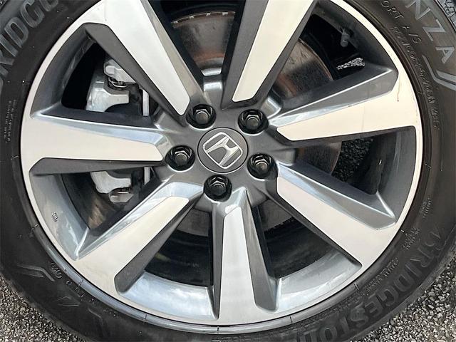 Photo of 2024 Crystal Black Pearl Honda Pilot