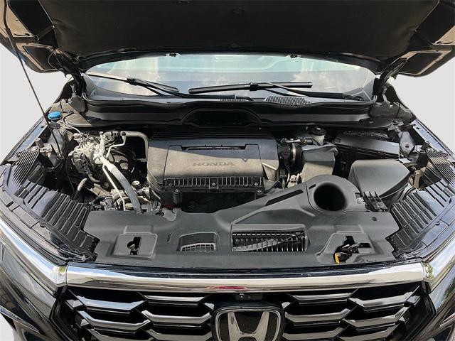 Photo of 2024 Crystal Black Pearl Honda Pilot