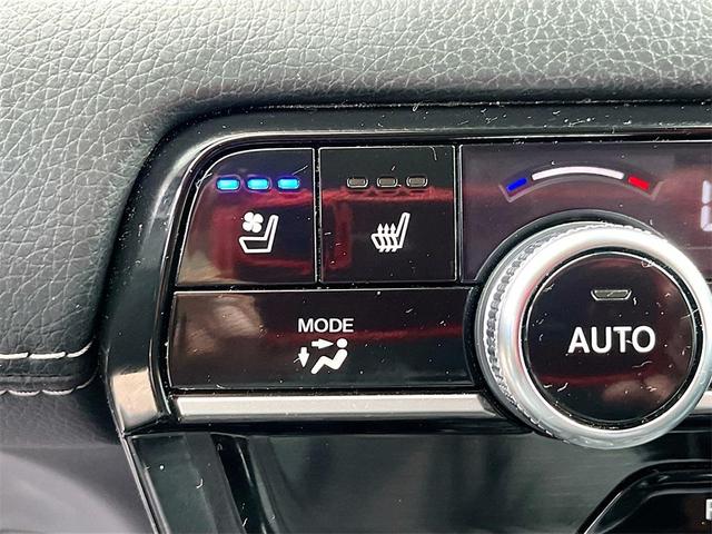 Photo of 2024 Crystal Black Pearl Honda Pilot
