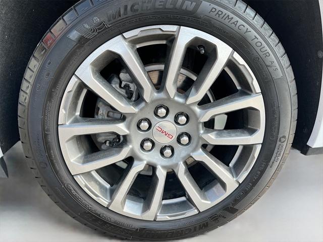 Photo of 2023 Summit White GMC Acadia