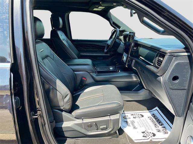 Photo of 2024 Agate Black Metallic Ford Expedition Max
