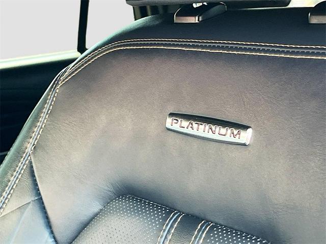 Photo of 2024 Agate Black Metallic Ford Expedition Max