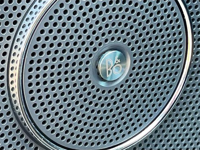 Photo of 2024 Agate Black Metallic Ford Expedition Max