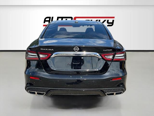 Photo of 2023 Super Black Nissan Maxima