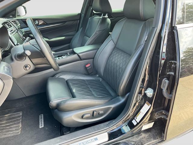 Photo of 2023 Super Black Nissan Maxima