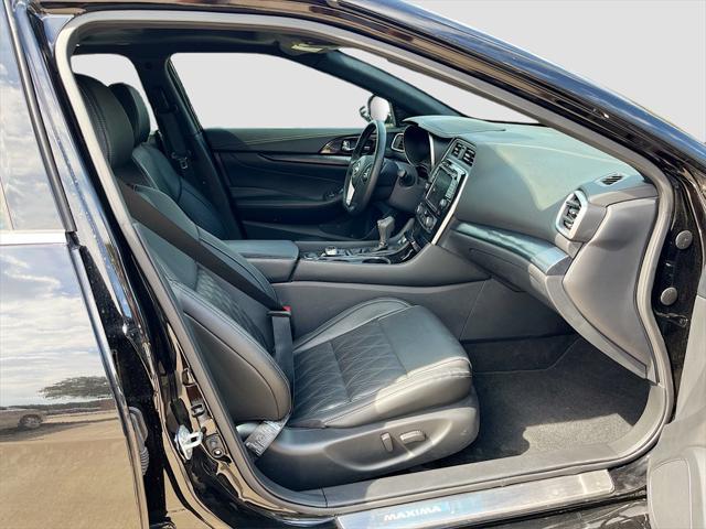 Photo of 2023 Super Black Nissan Maxima