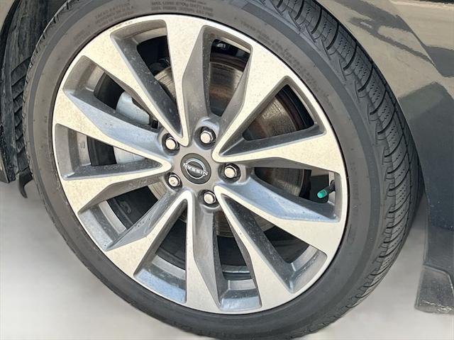 Photo of 2023 Super Black Nissan Maxima