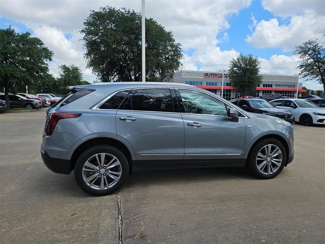 Photo of 2024 Argent Silver Metallic Cadillac XT5