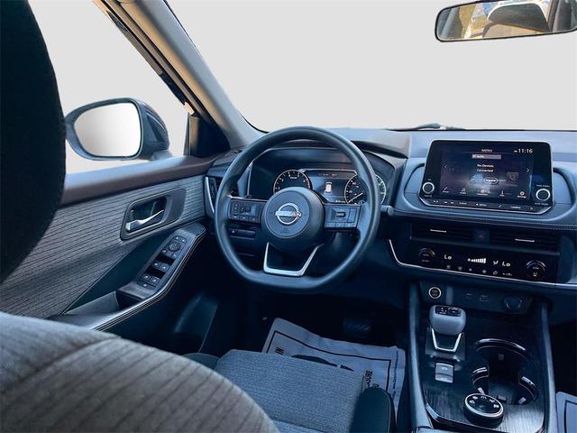 Photo of 2023 Super Black Nissan Rogue