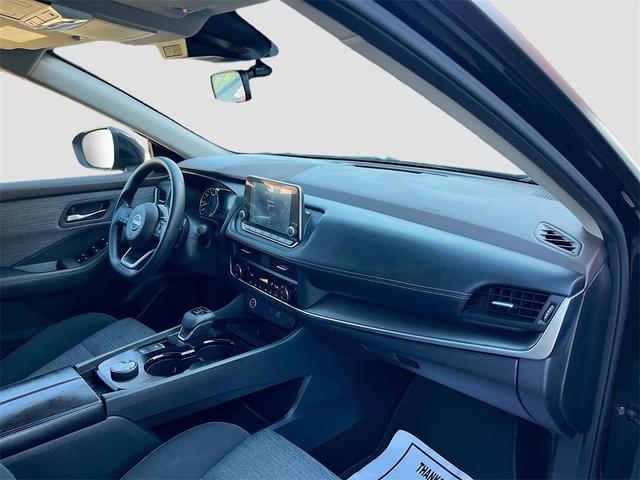 Photo of 2023 Super Black Nissan Rogue