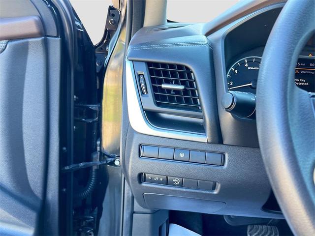 Photo of 2023 Super Black Nissan Rogue