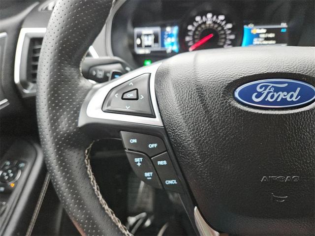 Photo of 2022 Blue Metallic Ford Edge