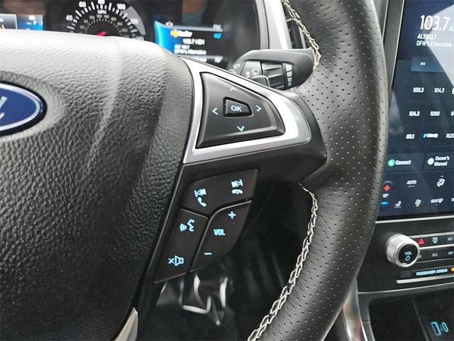 Photo of 2022 Blue Metallic Ford Edge