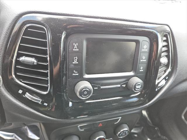Photo of 2018 Redline Pearlcoat Jeep Compass