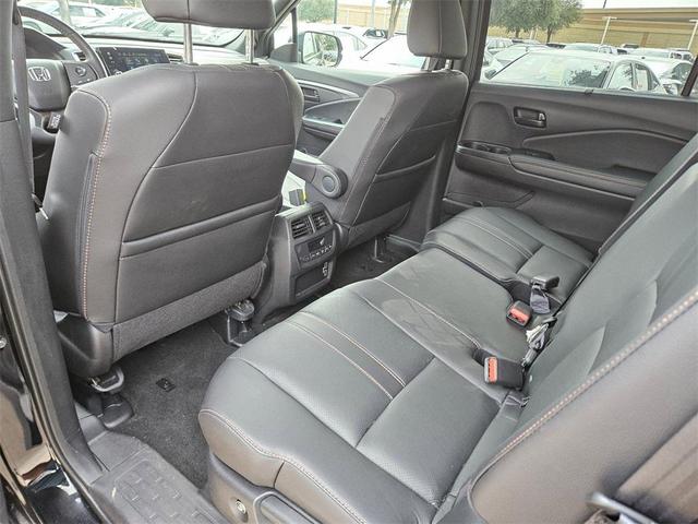 Photo of 2022 Crystal Black Pearl Honda Pilot