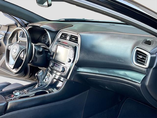 Photo of 2019 Super Black Nissan Maxima
