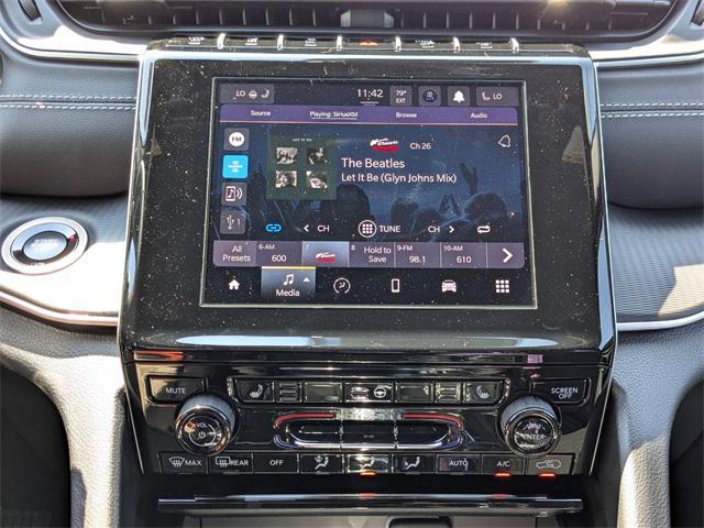 Photo of 2025 Silver Zynith Jeep Grand Cherokee L