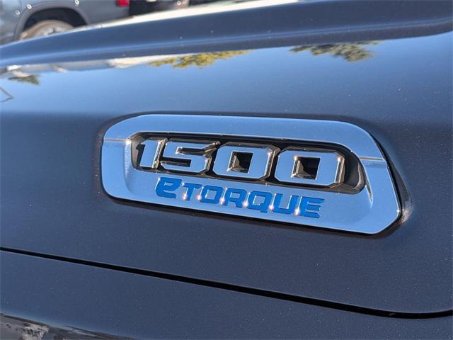 Photo of 2025 Granite Crystal Metallic Clearcoat RAM 1500