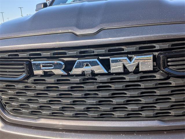 Photo of 2025 Granite Crystal Metallic Clearcoat RAM 1500