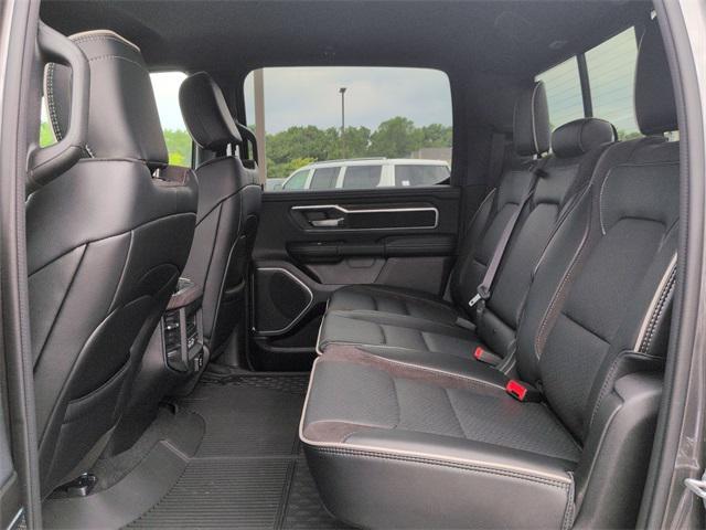Photo of 2025 Granite Crystal Metallic Clearcoat RAM 1500
