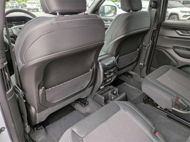 Photo of 2025 Bright White Clearcoat Jeep Grand Cherokee L