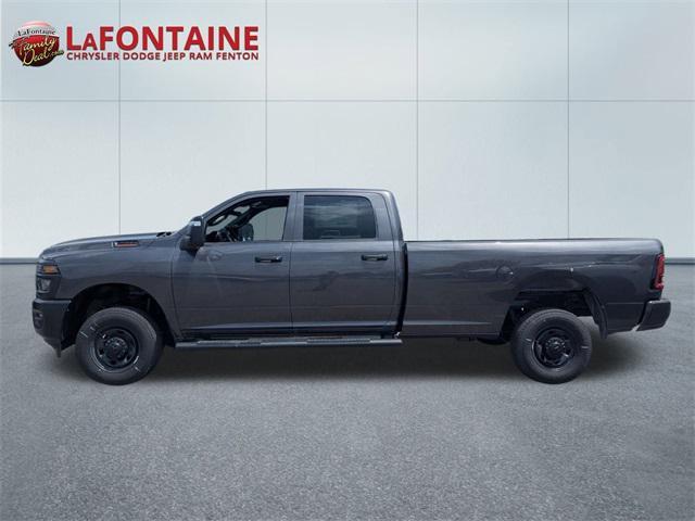 Photo of 2025 Granite Crystal Metallic Clearcoat RAM 2500