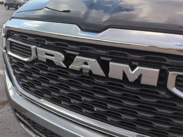 Photo of 2025 Diamond Black Crystal Pearlcoat RAM 1500