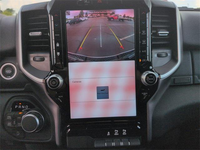 Photo of 2025 Diamond Black Crystal Pearlcoat RAM 1500