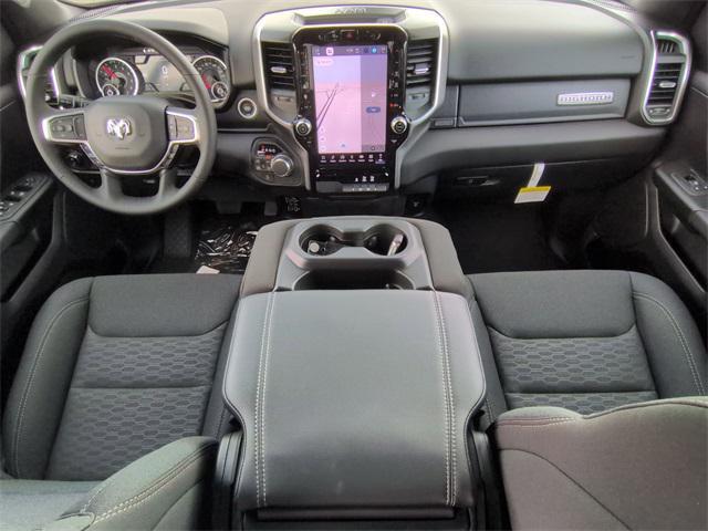 Photo of 2025 Diamond Black Crystal Pearlcoat RAM 1500