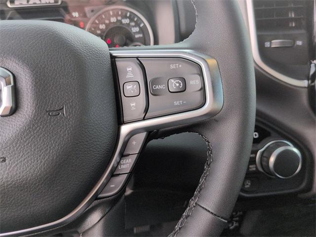 Photo of 2025 Diamond Black Crystal Pearlcoat RAM 1500