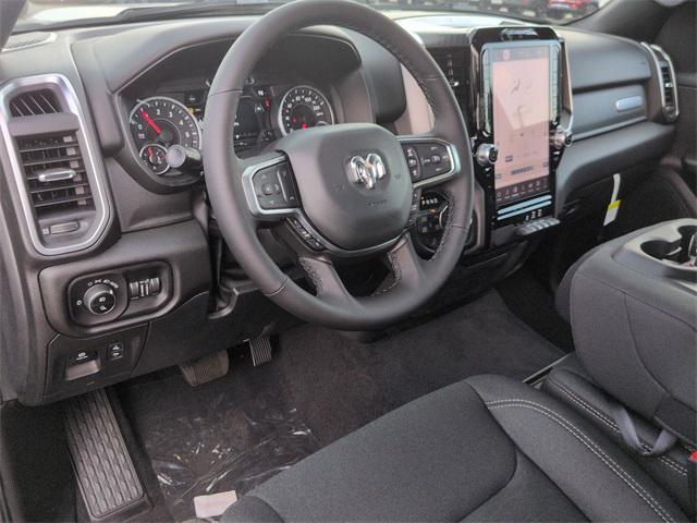 Photo of 2025 Diamond Black Crystal Pearlcoat RAM 1500