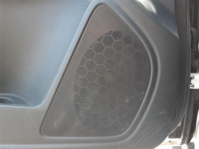 Photo of 2019 Summit White GMC Canyon