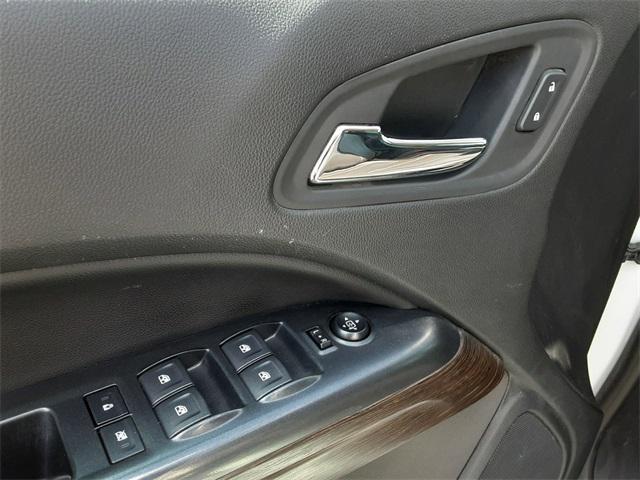 Photo of 2019 Summit White GMC Canyon