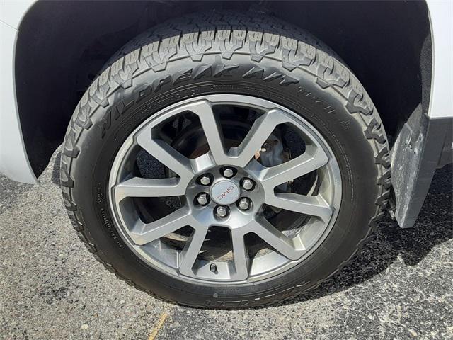 Photo of 2019 Summit White GMC Canyon