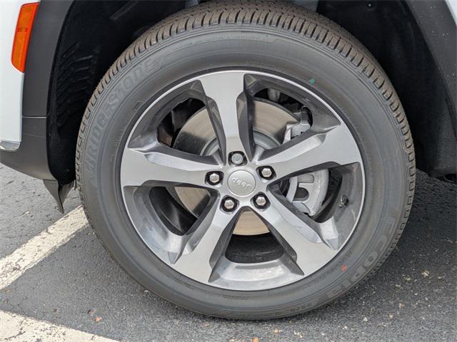Photo of 2025 Bright White Clearcoat Jeep Grand Cherokee L