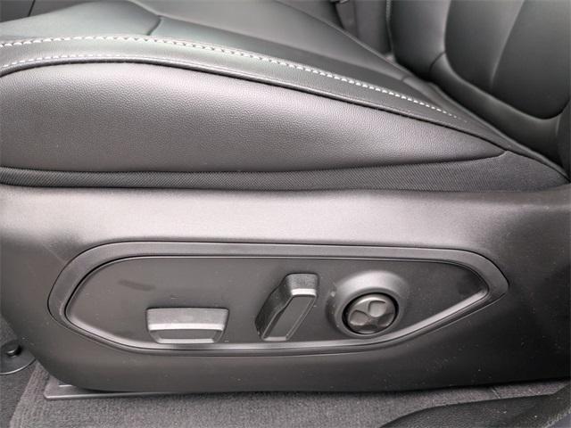 Photo of 2025 Bright White Clearcoat Jeep Grand Cherokee L