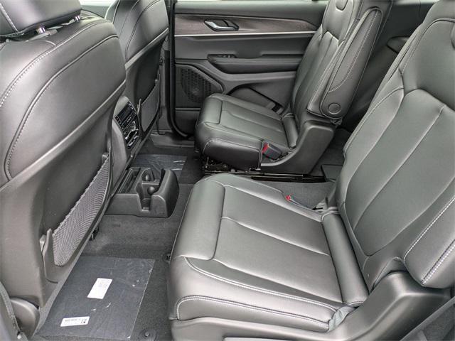 Photo of 2025 Bright White Clearcoat Jeep Grand Cherokee L