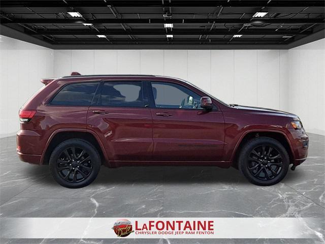Photo of 2019 Velvet Red Pearlcoat Jeep Grand Cherokee