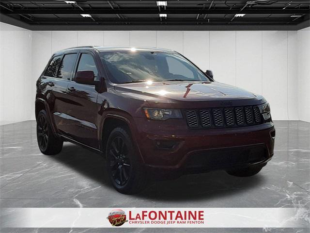 Photo of 2019 Velvet Red Pearlcoat Jeep Grand Cherokee