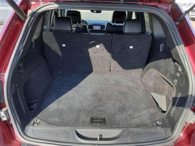 Photo of 2019 Velvet Red Pearlcoat Jeep Grand Cherokee