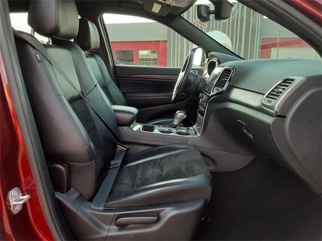 Photo of 2019 Velvet Red Pearlcoat Jeep Grand Cherokee