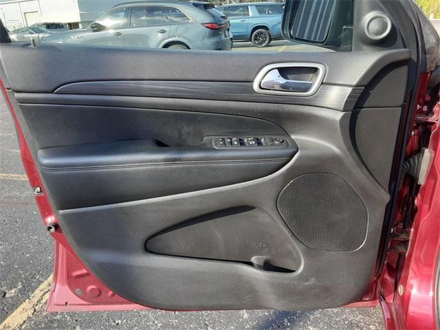 Photo of 2019 Velvet Red Pearlcoat Jeep Grand Cherokee