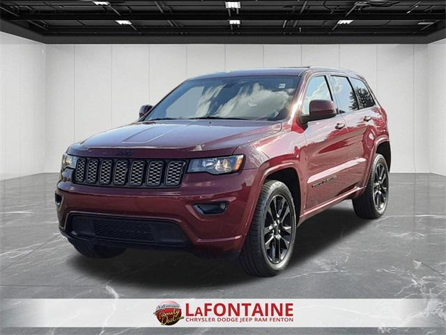 Photo of 2019 Velvet Red Pearlcoat Jeep Grand Cherokee