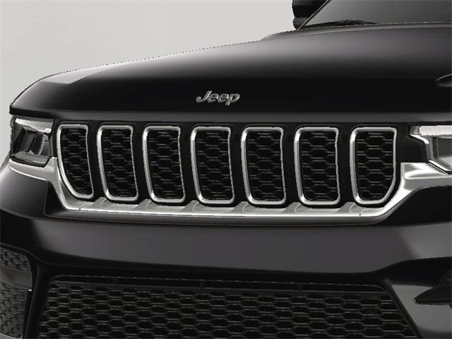 Photo of 2025 Diamond Black Crystal Pearlcoat Jeep Grand Cherokee