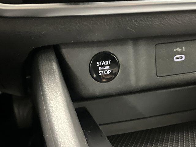 Photo of 2024 Glacier White Nissan Rogue