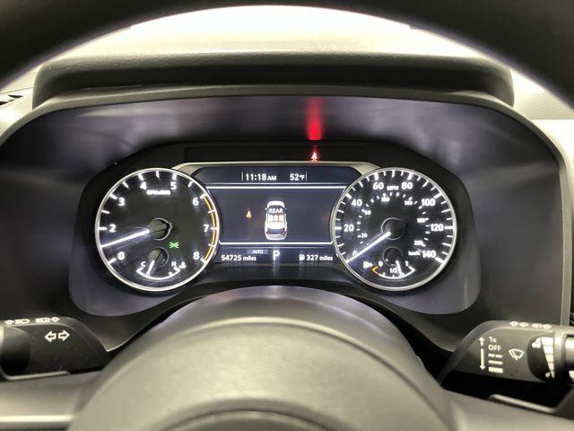 Photo of 2024 Glacier White Nissan Rogue